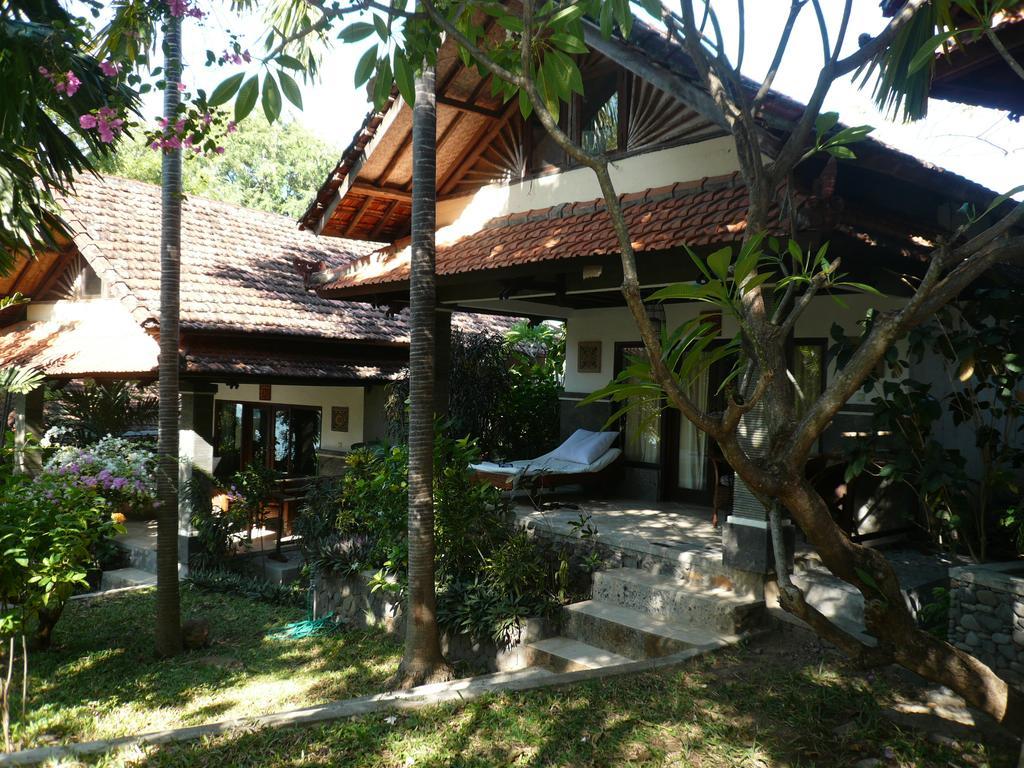 Wawa Wewe II Villas Amed Szoba fotó