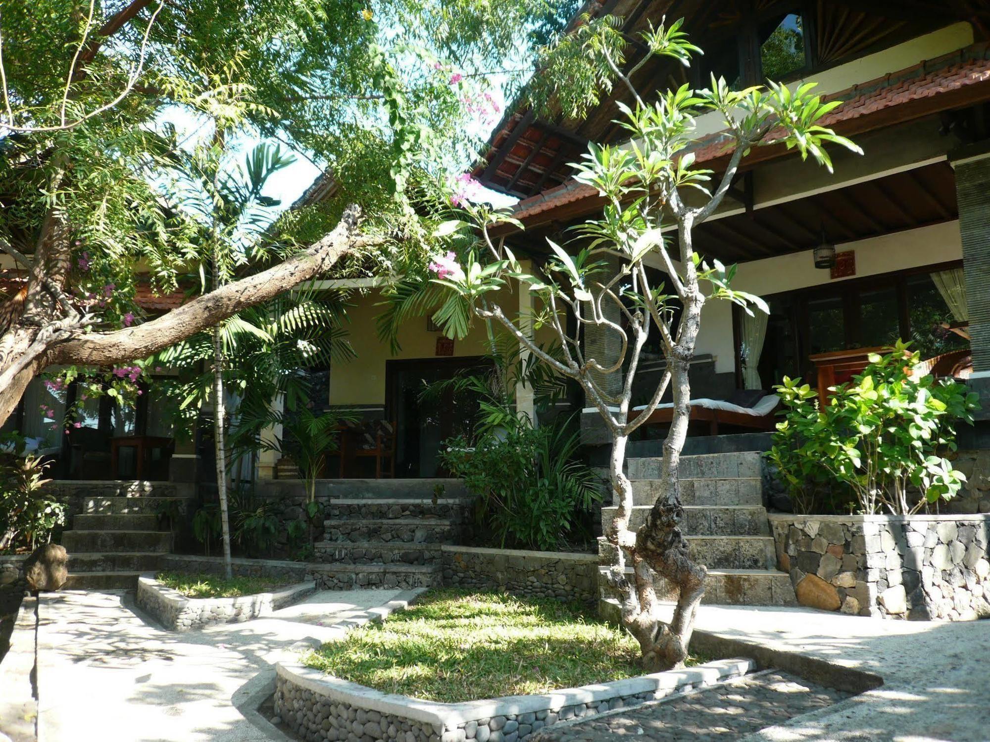 Wawa Wewe II Villas Amed Kültér fotó